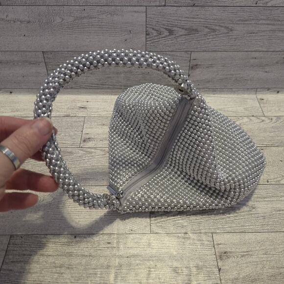 Jessica McClintock Staci Metal Silver Snap Puch Evening Wristlet Bag - Picture 2 of 10